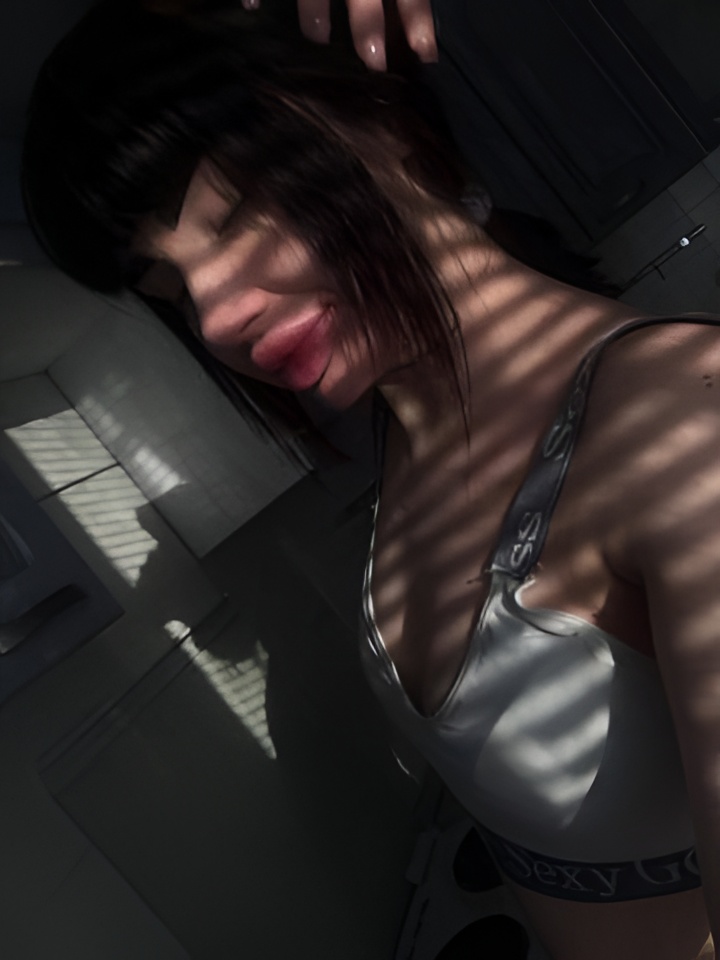 Алена привлекальеная девушка из Кирова цена от 5000 руб