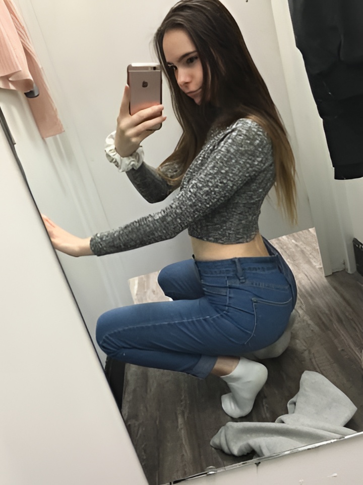 Нелли привлекальеная девушка из Кирова цена от 5000 руб