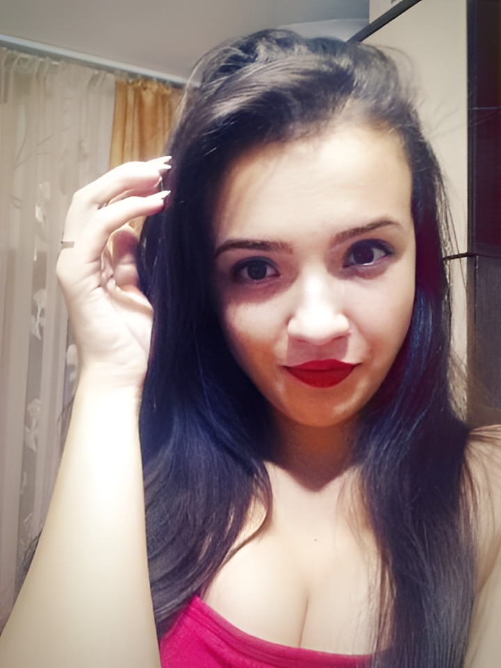 Оксана привлекальеная девушка из Кирова цена от 10000 руб