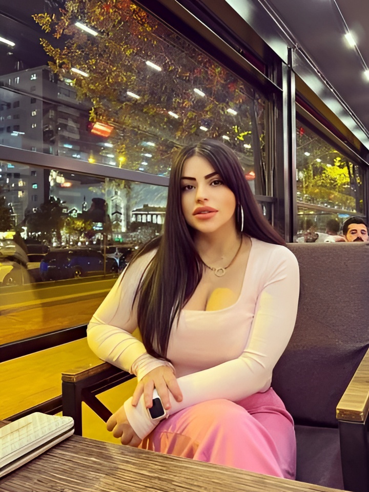 Роза привлекальеная девушка из Кирова цена от 10000 руб