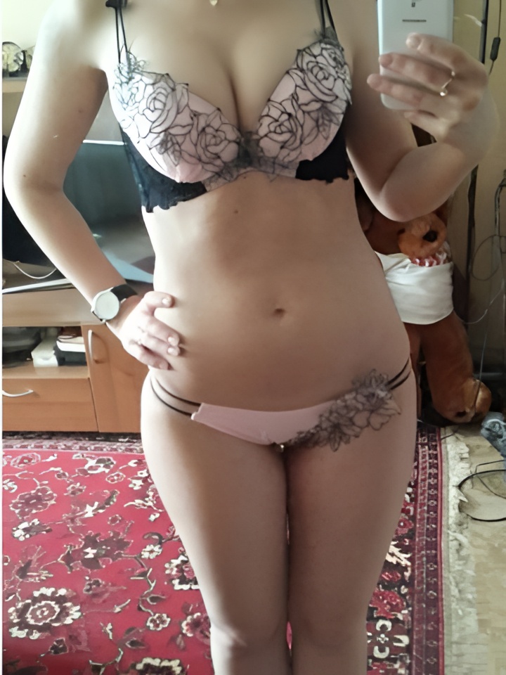 Софи привлекальеная девушка из Кирова цена от 3000 руб