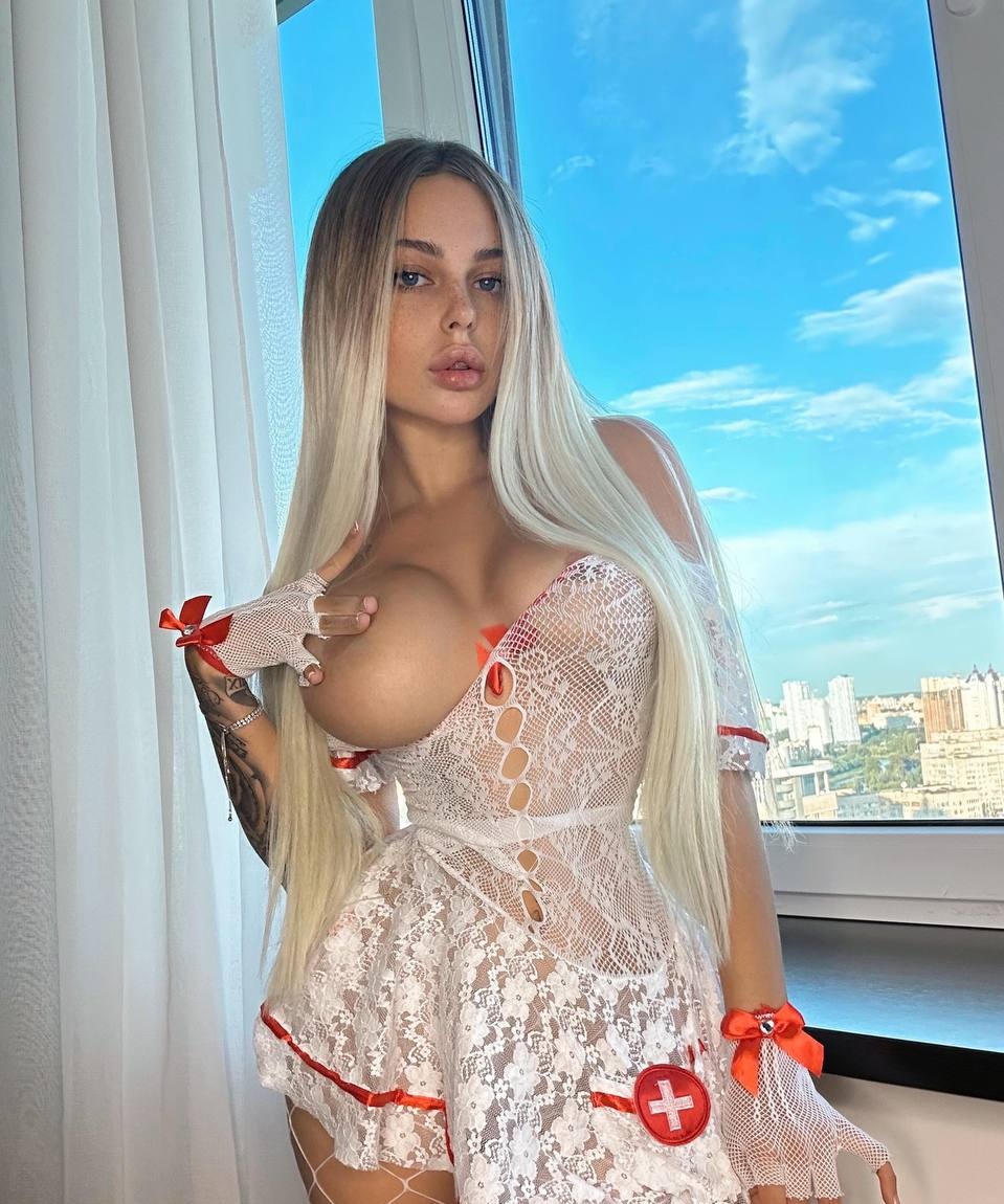 Мария привлекальеная девушка из Кирова цена от 8000 руб