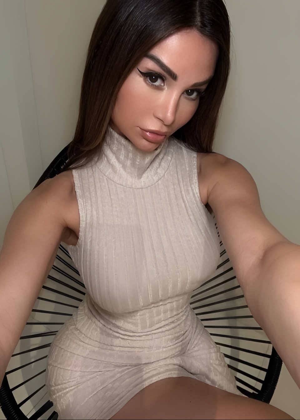 Дина привлекательная девушка из Кирова цена от 8000 руб