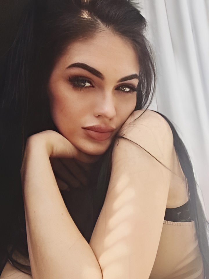 Индивидуалка Арина, доступна для личного знакомства от 5000 руб