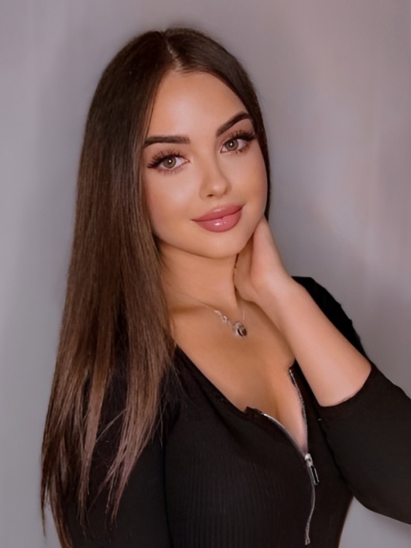 Арнелла привлекательная девушка из Кирова цена от 5000 руб