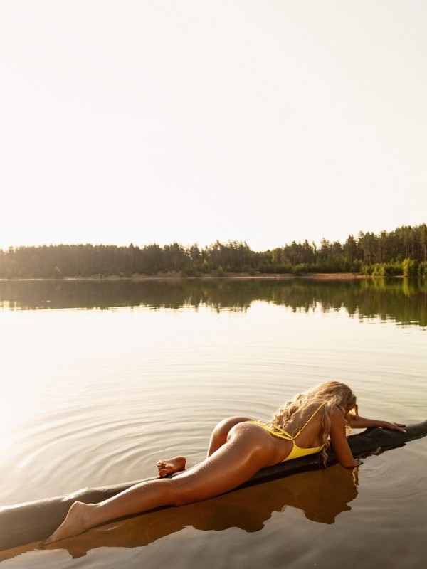 Света привлекательная девушка из Кирова цена от 7000 руб